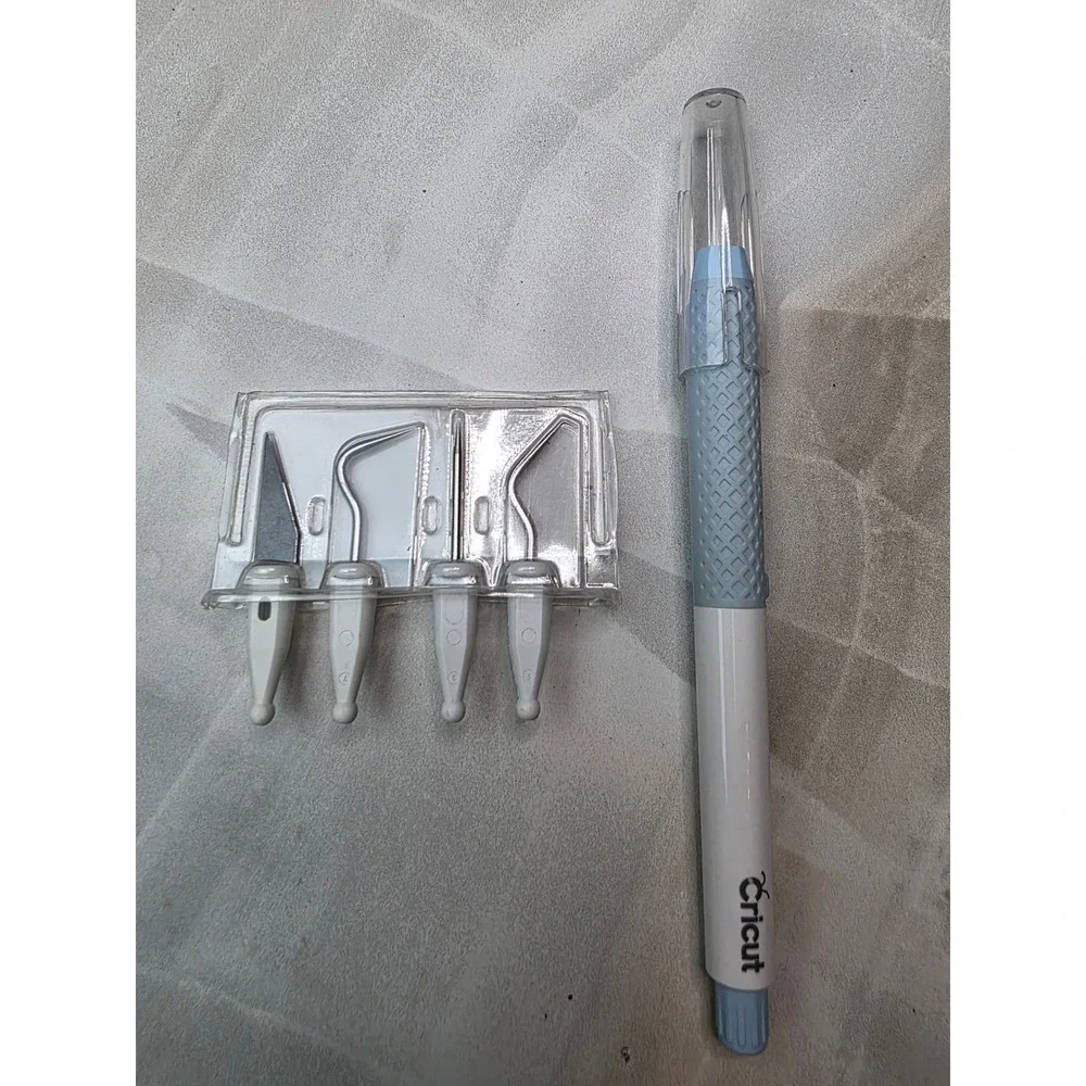 Cricut TrueControl Weeding Tool Kit Blue White Handle 4 Interchangeable Tips W3